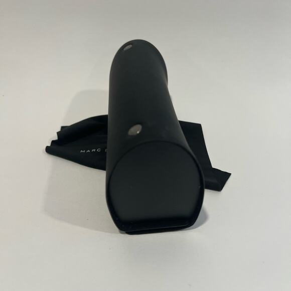 Marc by Marc Jacobs Glasses Case w Lens Wipe - Picture 3 of 5